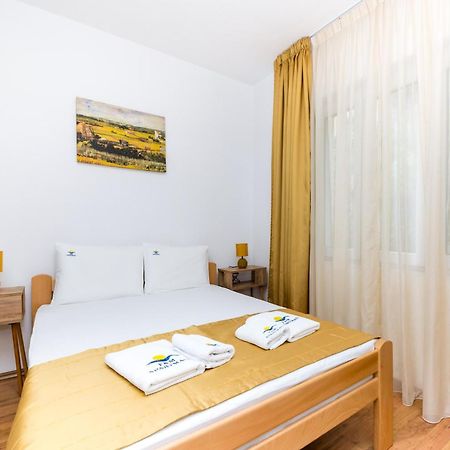 Apartmani F&M โกตอร์ ภายนอก รูปภาพ