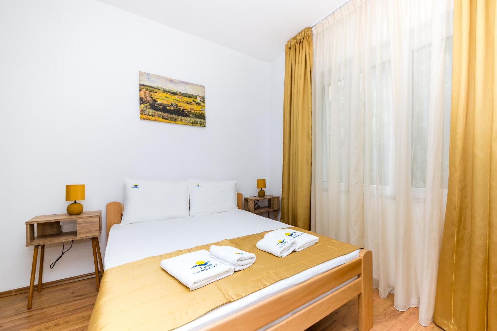 Apartmani F&M โกตอร์ ภายนอก รูปภาพ