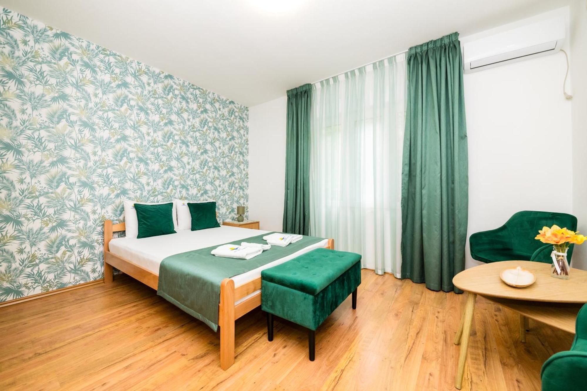 Apartmani F&M โกตอร์ ภายนอก รูปภาพ